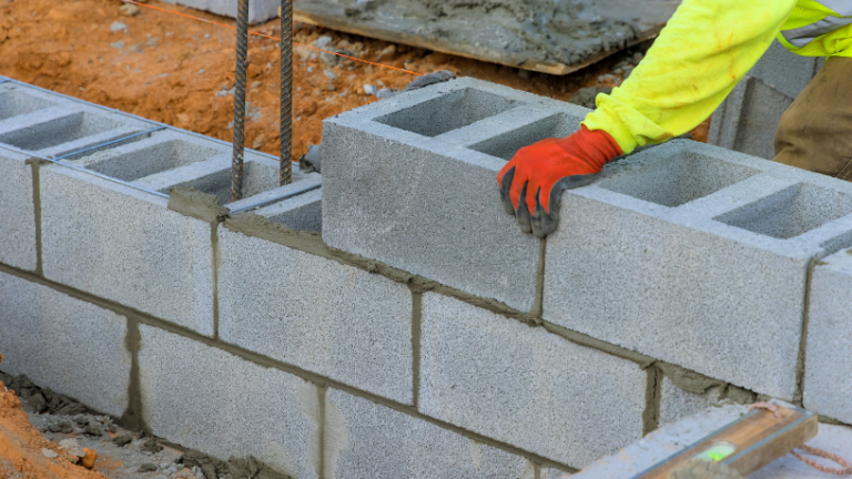 Como os blocos de concreto contribuem para obras mais eficientes? Veja neste artigo Valderci Malagosini Machado